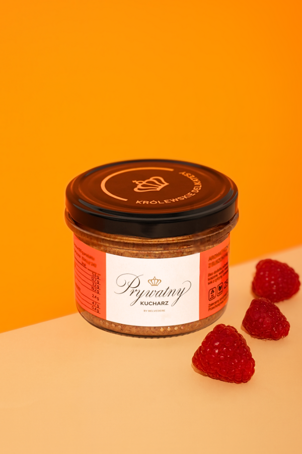 krem malinowy z orzechami