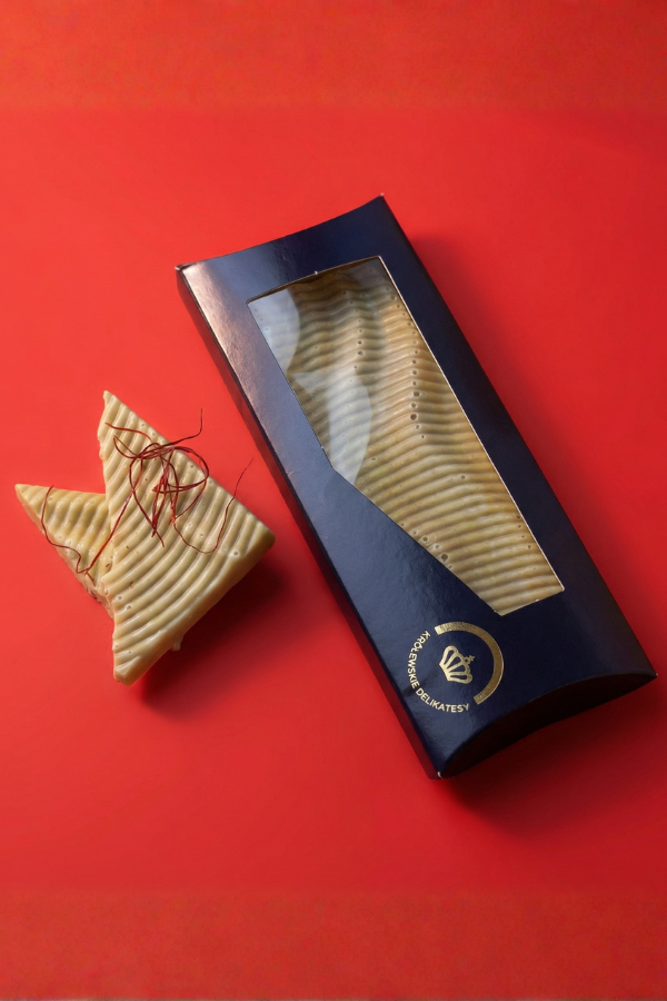 Gorzka czekolada z liofilizowanym rabarbarem i jałowcem